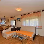 Tadey Apartmán