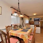 Tadey Apartmán *